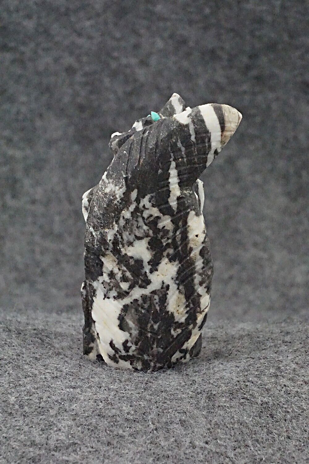 Skunk Zuni Fetish Carving - Jon Quam