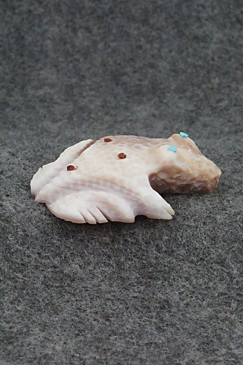 Frog Zuni Fetish Carving - Tyrone Poncho