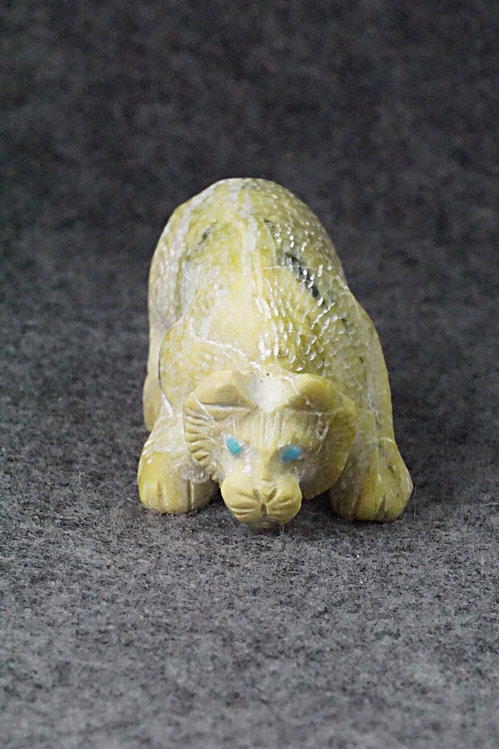 Bobcat Zuni Fetish Carving - Cody Cheama