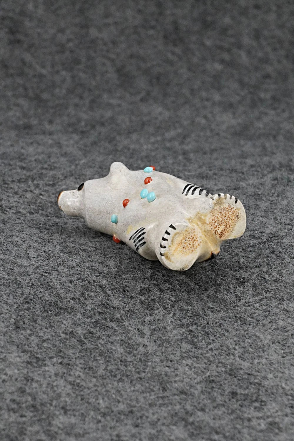 Bear Zuni Fetish Carving - Claudia Peina