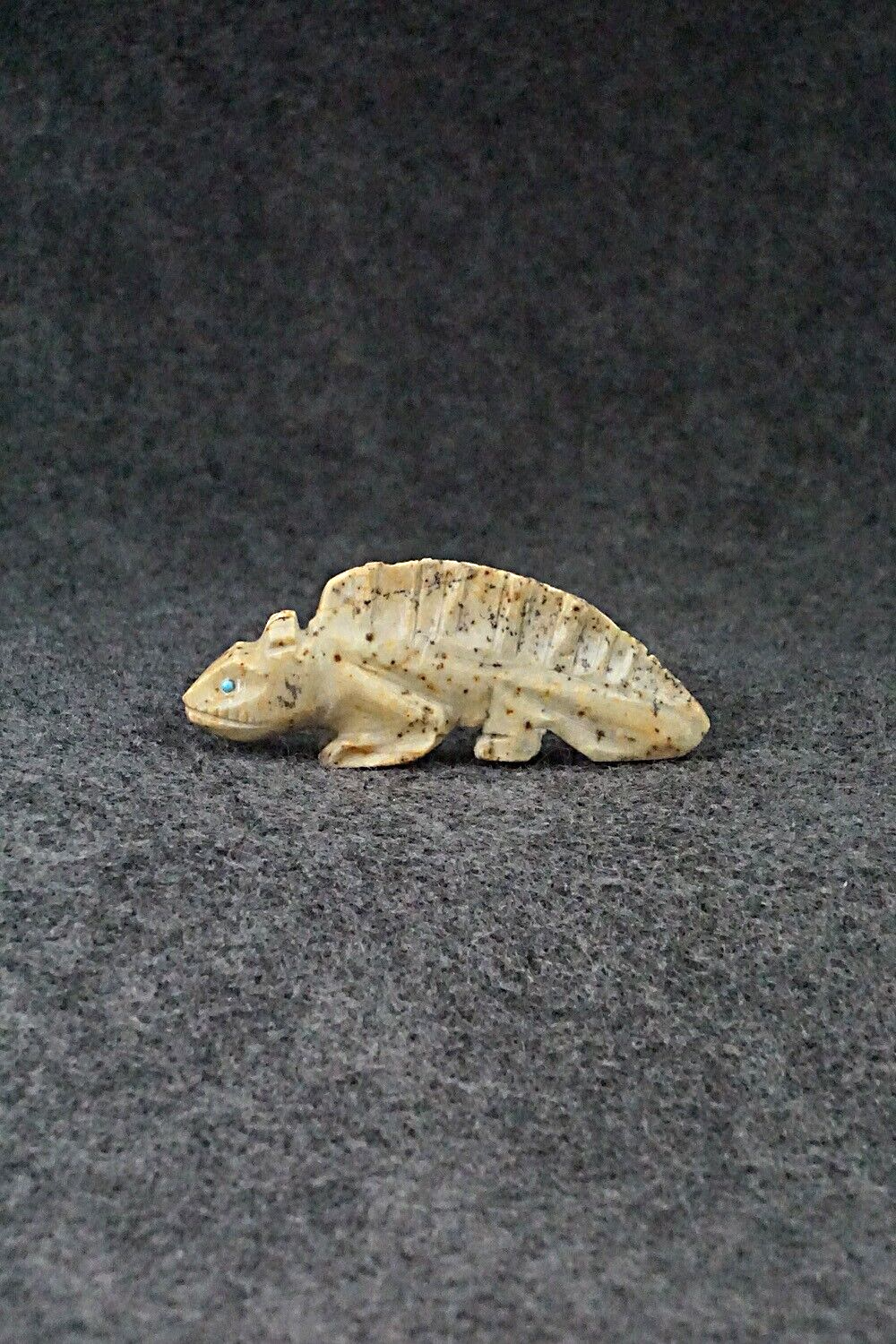 Dinosaur Zuni Fetish Carving - Lindsey Cheama