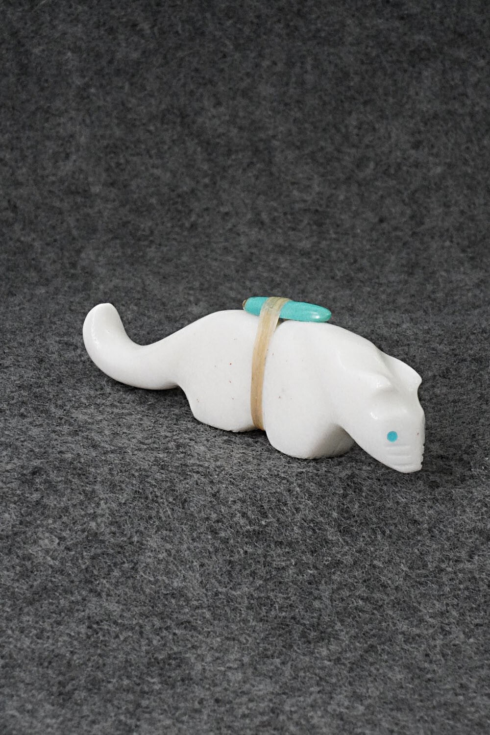 Mountain Lion Zuni Fetish Carving - Herbert Halate