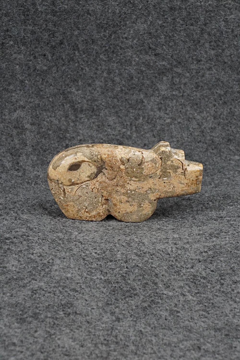 Bear Zuni Fetish Carving - Bernard Laiwakete