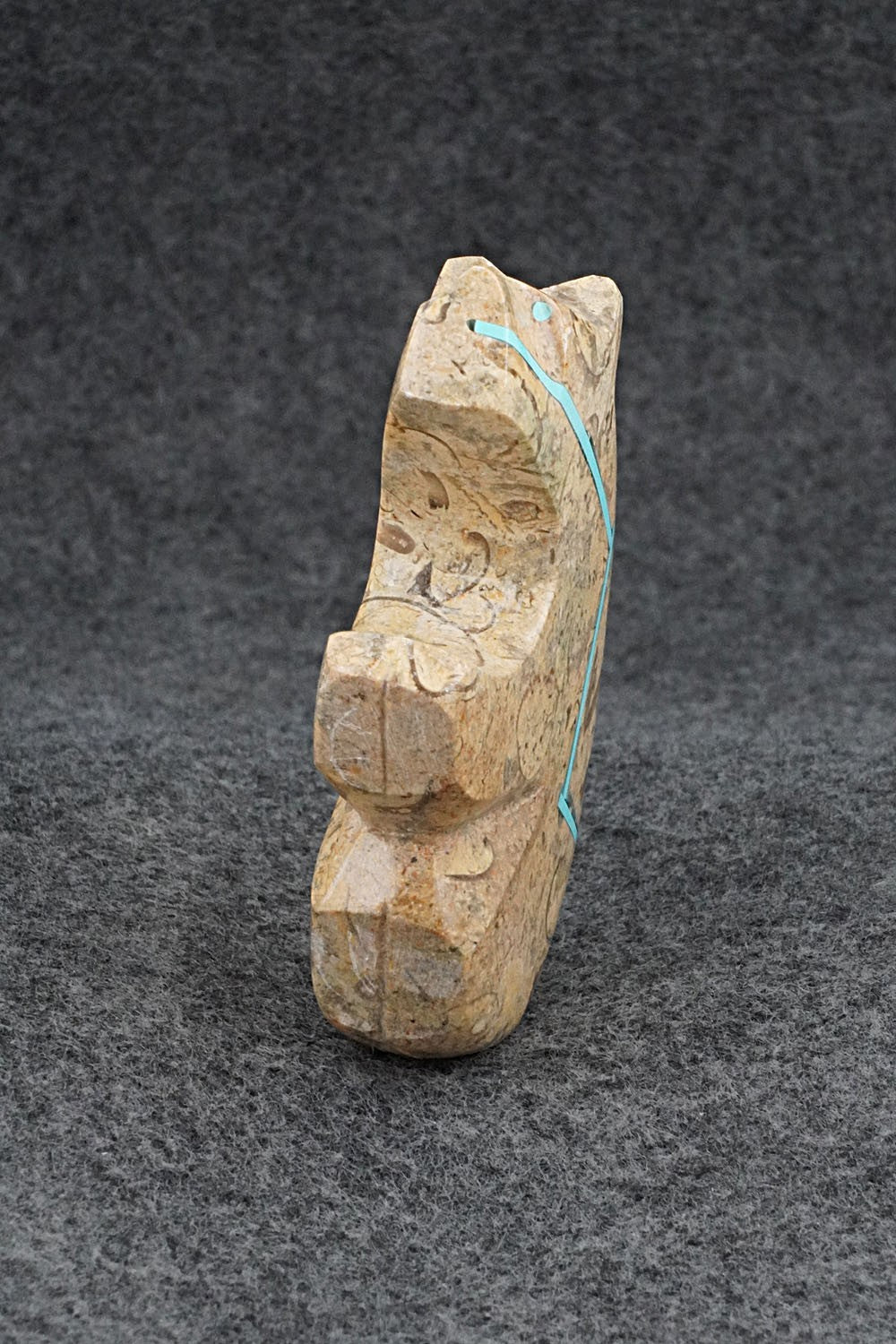 Bear Zuni Fetish Carving - Kenric Laiwakete