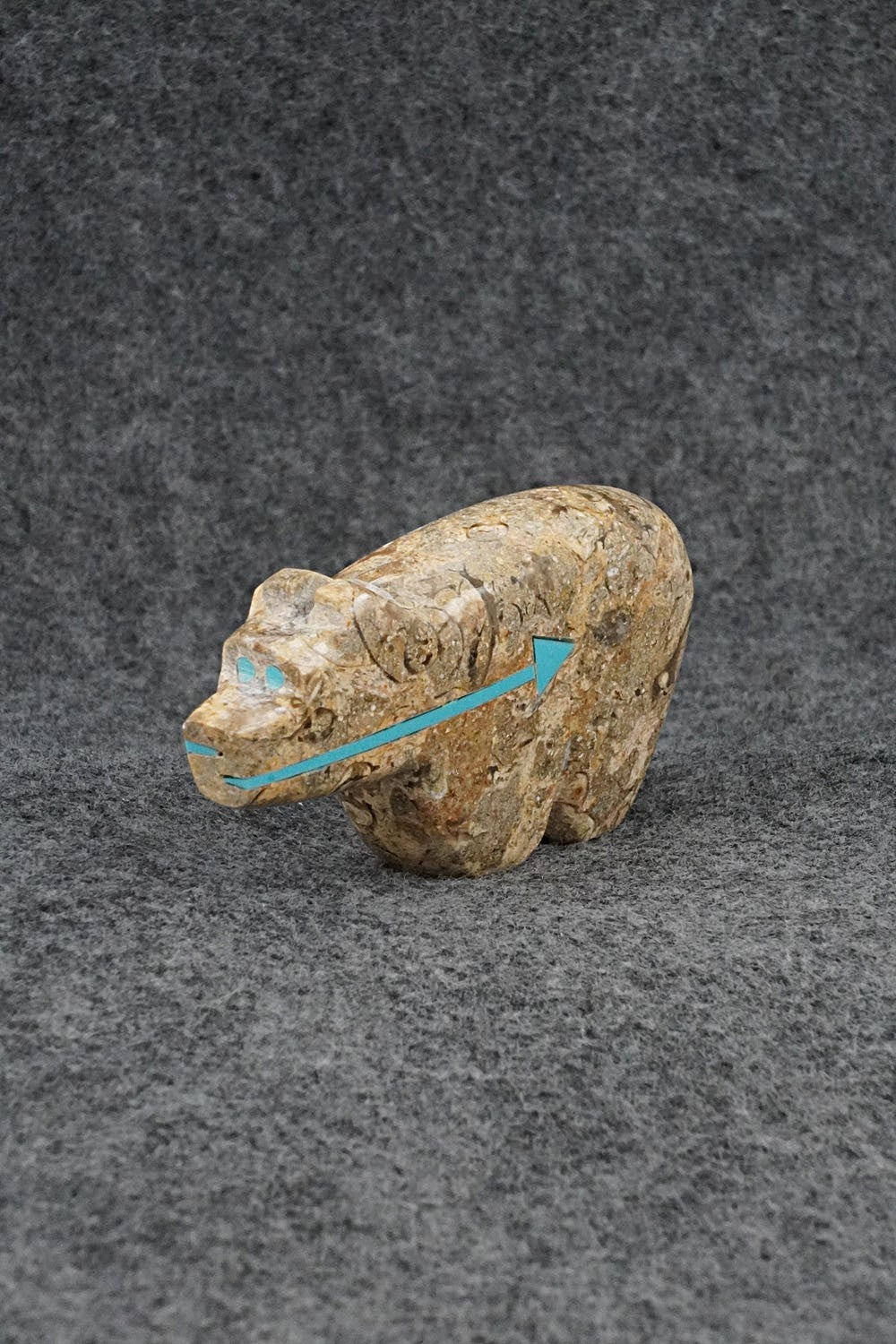 Bear Zuni Fetish Carving - Bernard Laiwakete