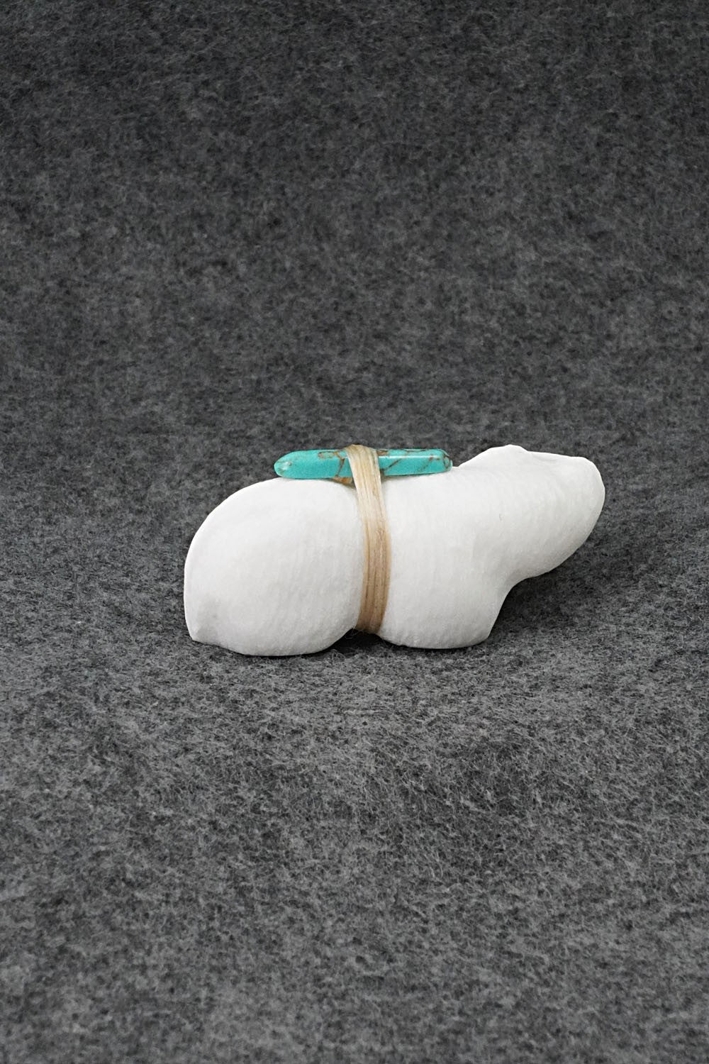 Bear Zuni Fetish Carving - Herb Halate