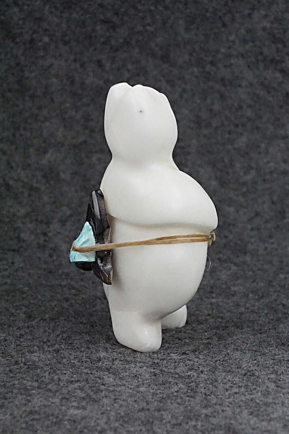 Bear Zuni Fetish Carving - Ariane Quam