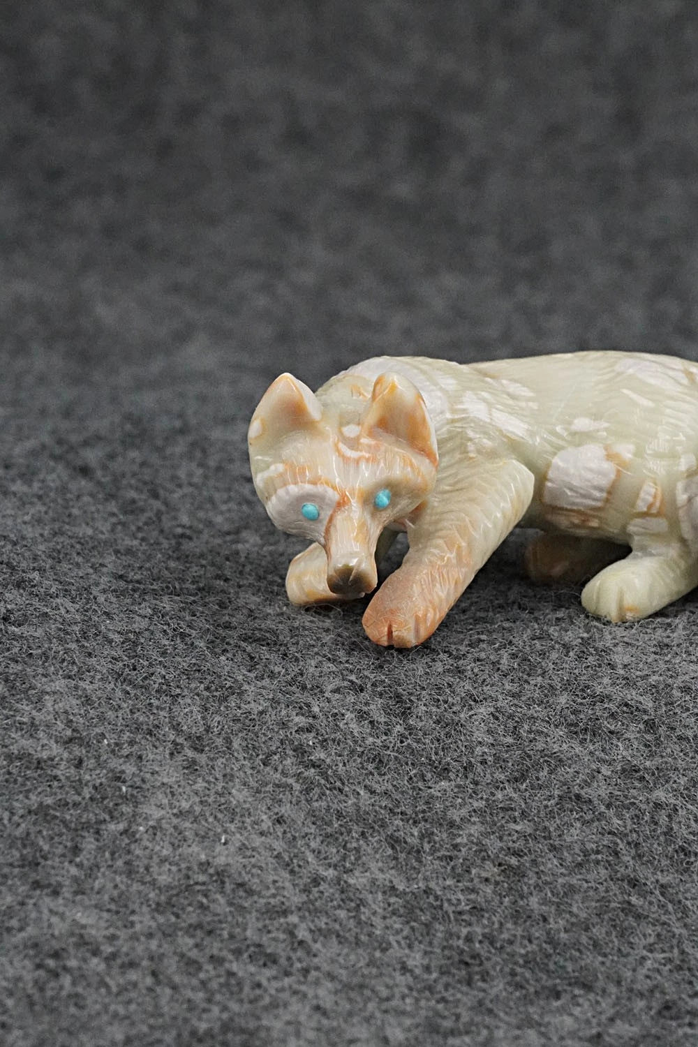 Wolf Zuni Fetish Carving - Wayne Cheama