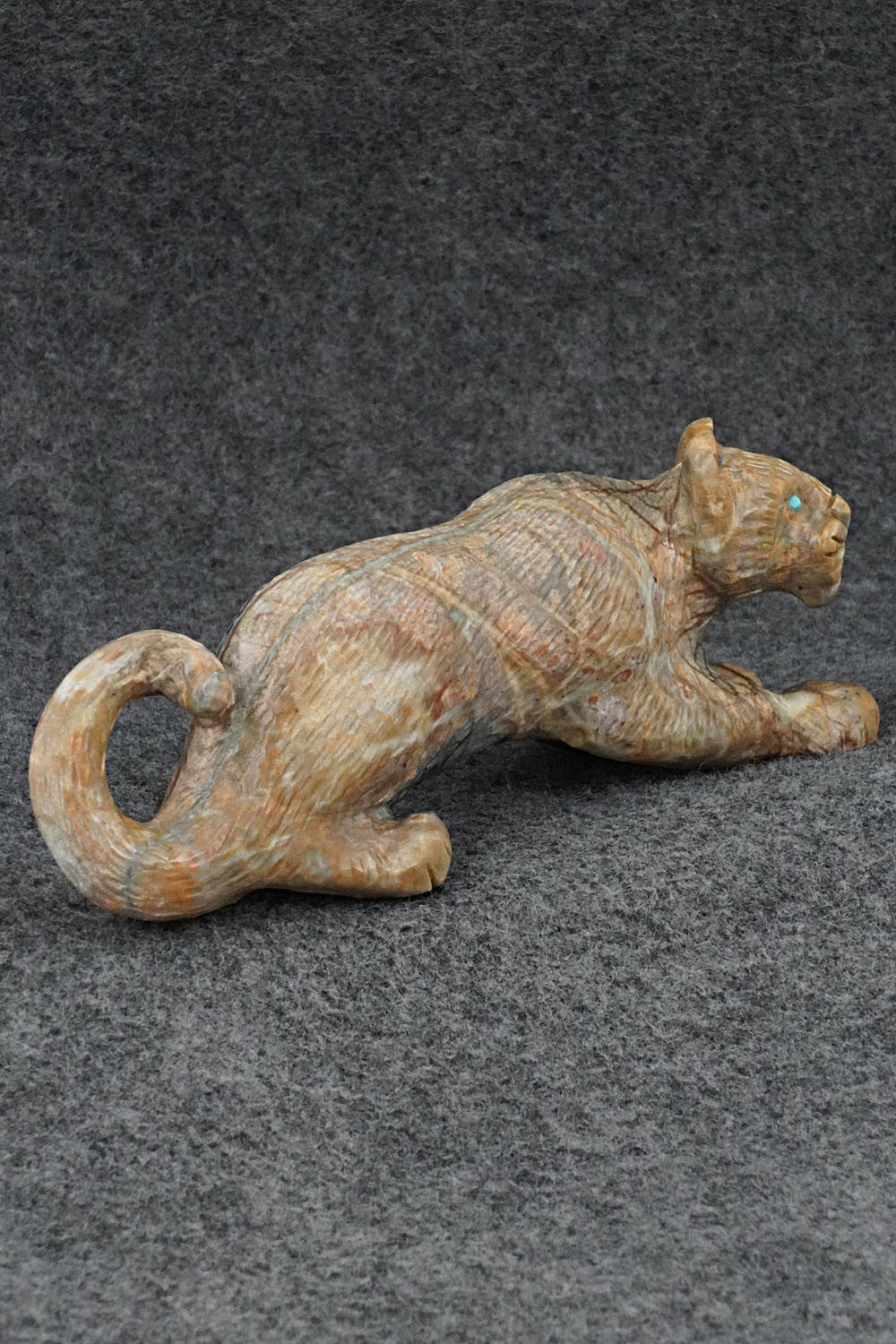 Mountain Lion Zuni Fetish Carving - Wilfred Cheama
