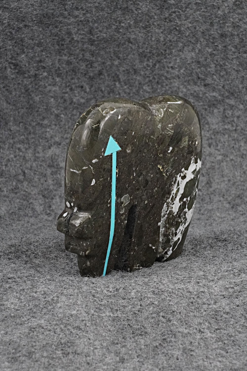 Bear Zuni Fetish Carving - Bernard Laiwakete