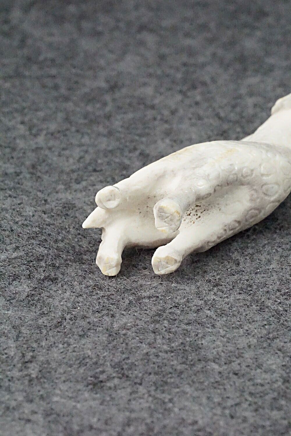 Giraffe Zuni Fetish Carving - Maxx Laate