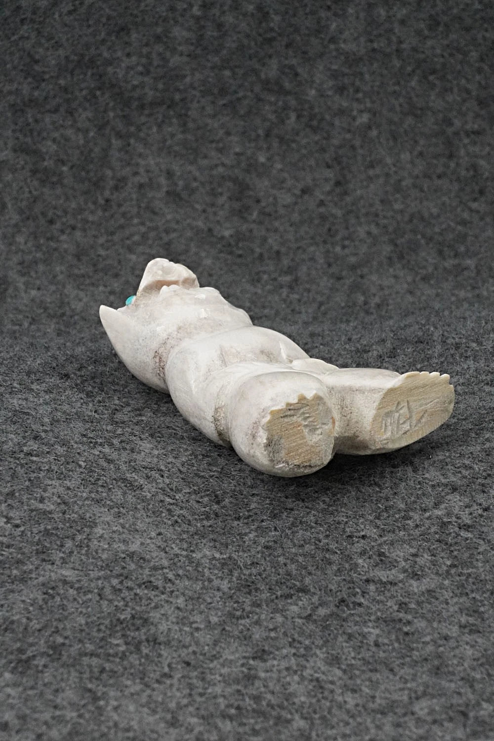 Bear Zuni Fetish Carving - Marlon Lowsayate