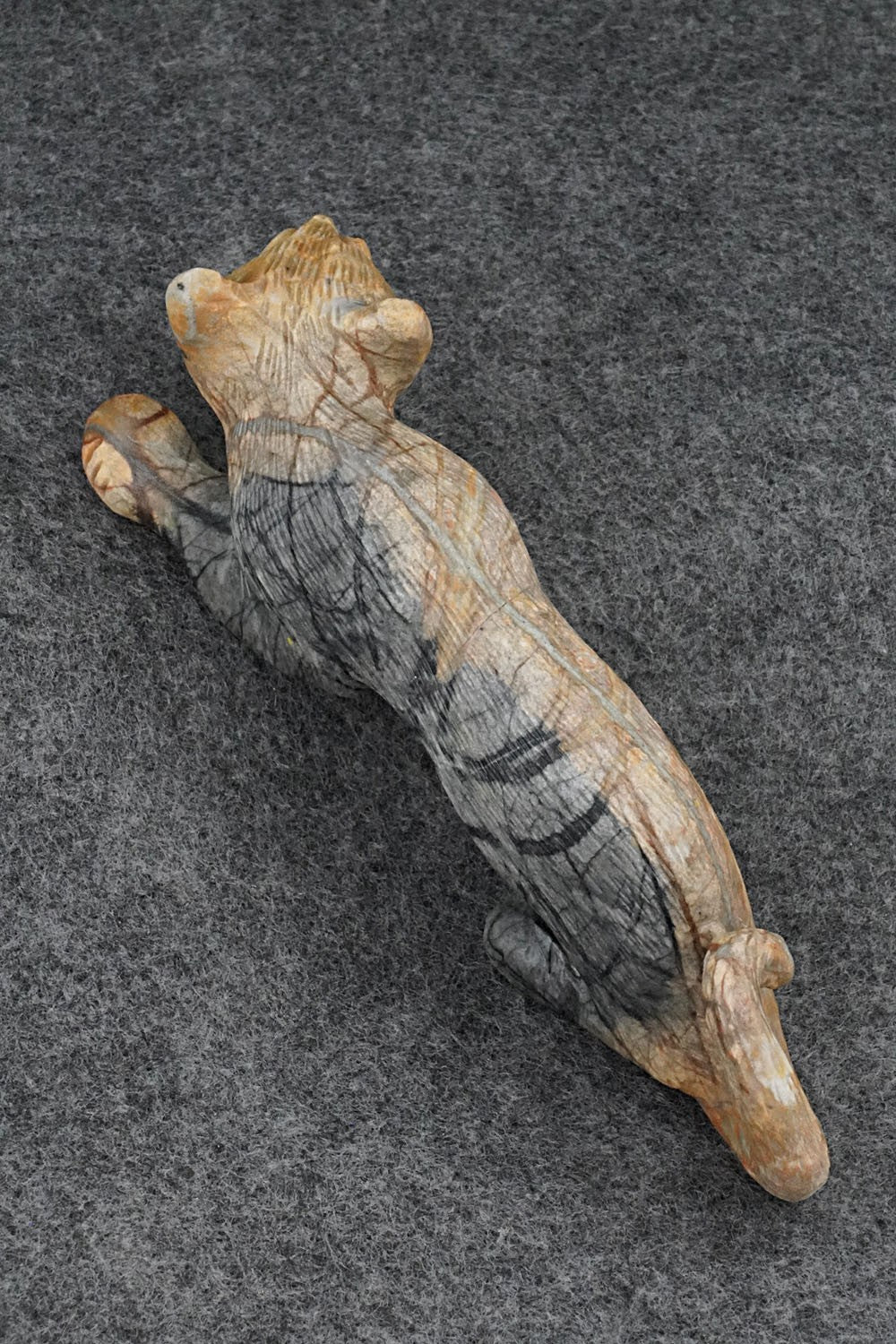 Mountain Lion Zuni Fetish Carving - Wilfred Cheama