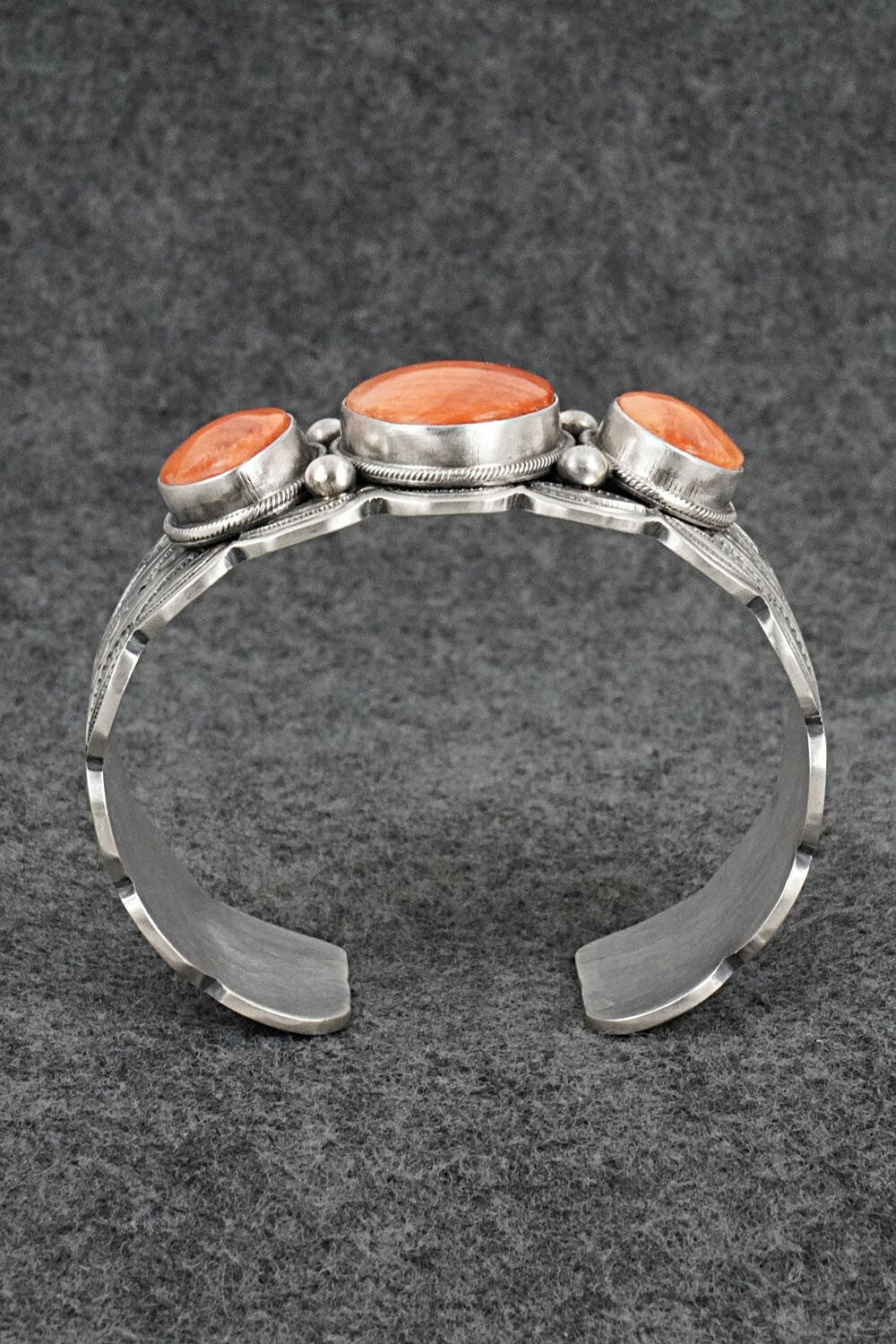 Spiny Oyster & Sterling Silver Bracelet - Mark Yazzie