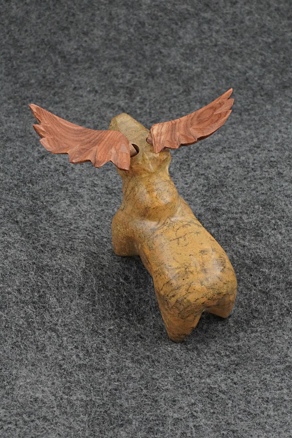 Moose Zuni Fetish Carving - Enrike Leekya