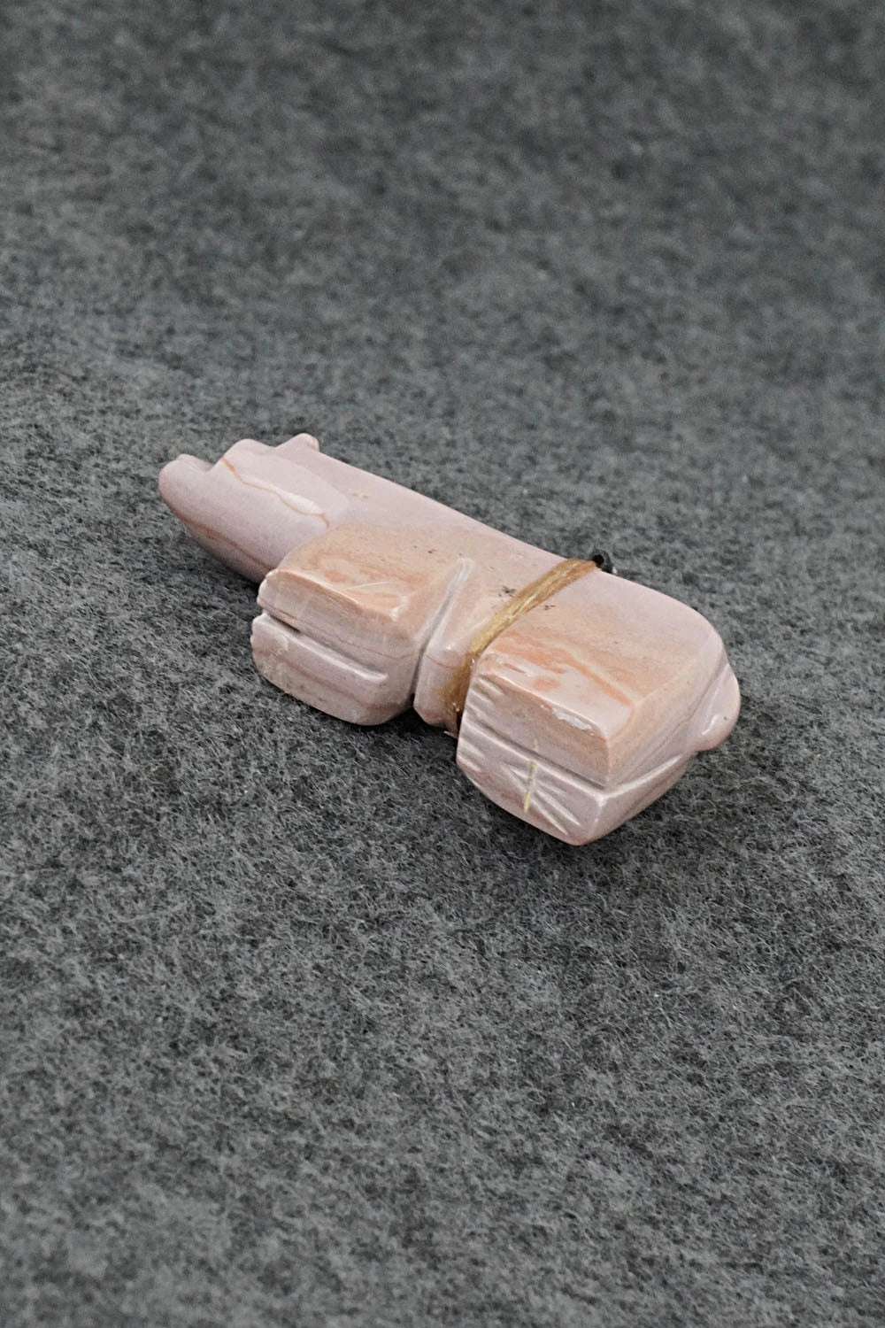 Bear Zuni Fetish Carving - Alex Tsethalakai