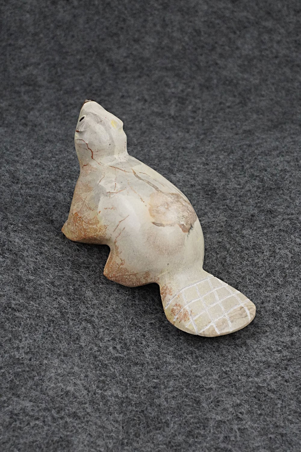 Beaver Zuni Fetish Carving - Enrike Leekya