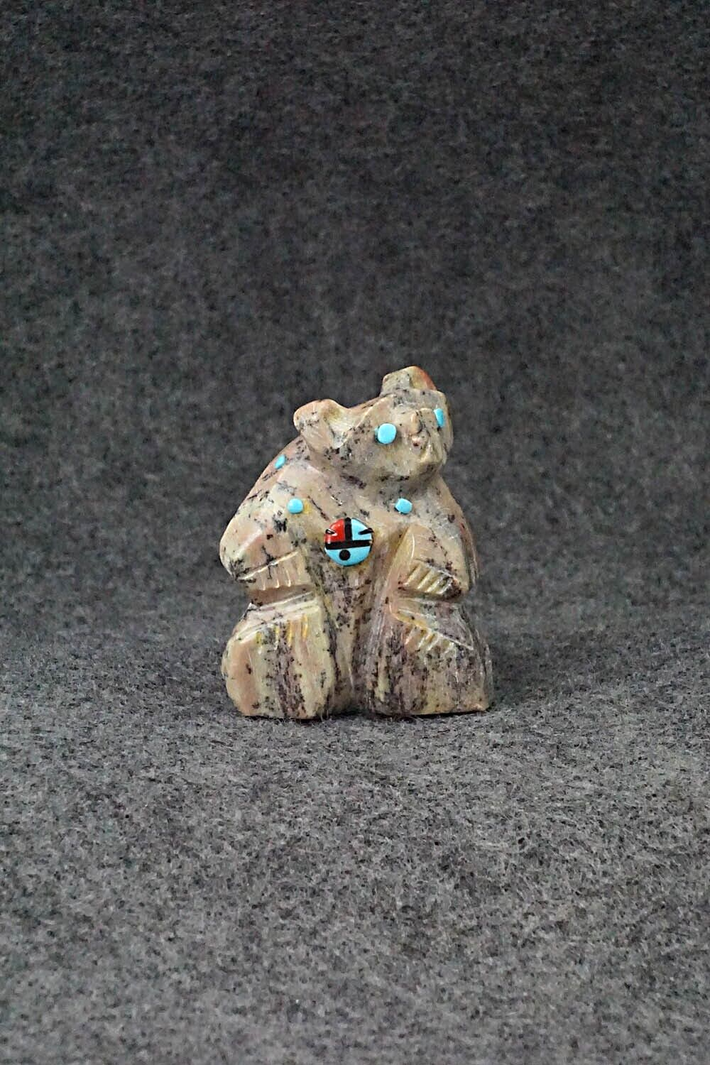 Bear Zuni Fetish Carving - Danette Laate