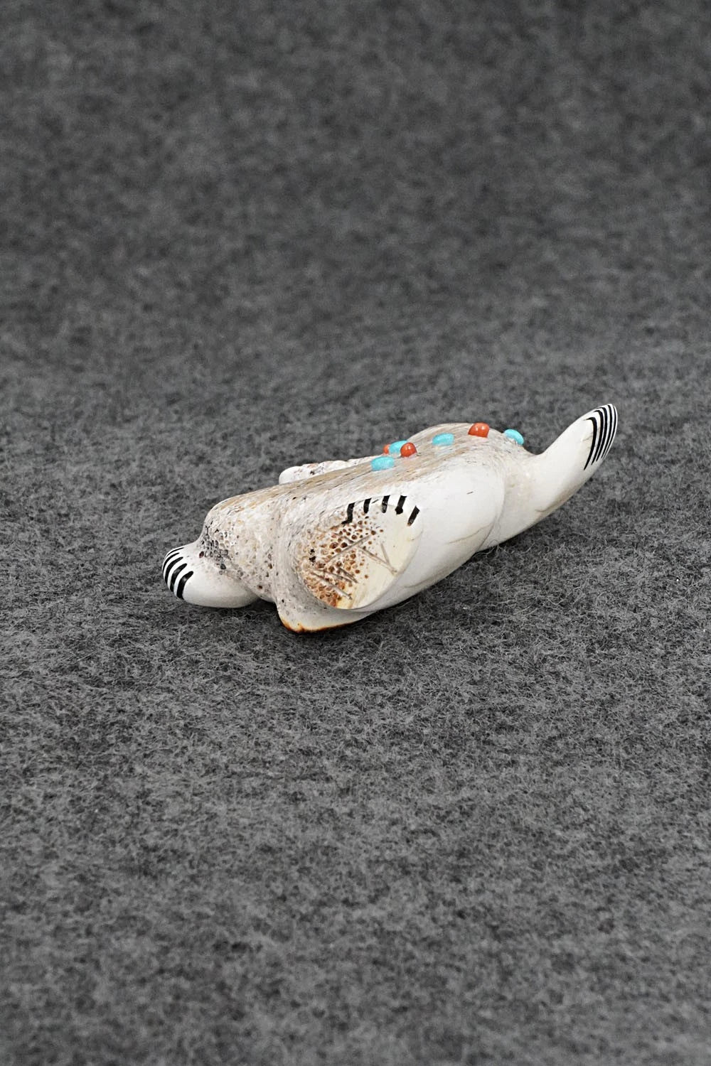 Bear Zuni Fetish Carving - Claudia Peina