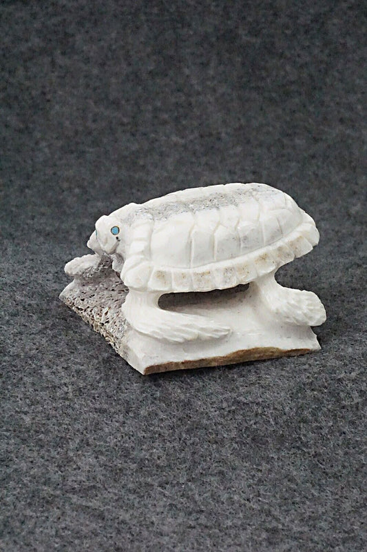 Sea Turtle Zuni Fetish Carving - Chris Peina