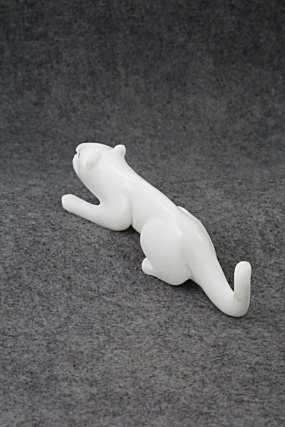 Mountain Lion Zuni Fetish Carving - Lance Cheama