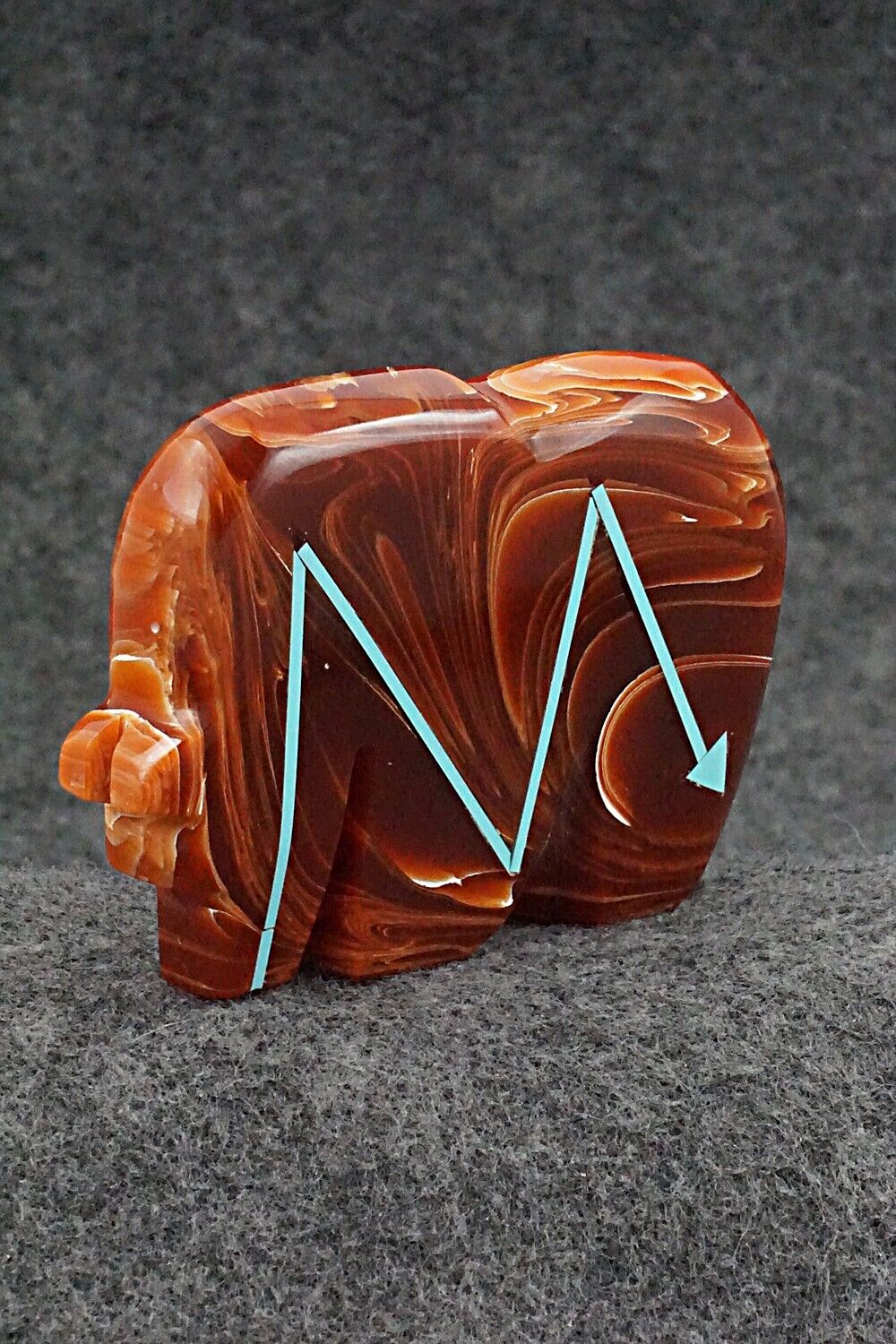 Bear Zuni Fetish Carving - Bernard Laiwakete