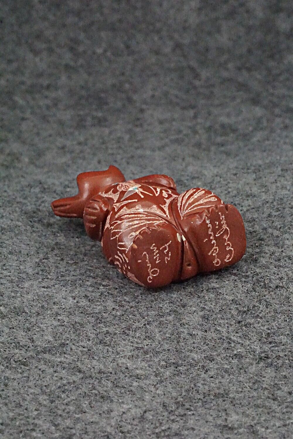 Bear Zuni Fetish Carving - Adrian Cachini