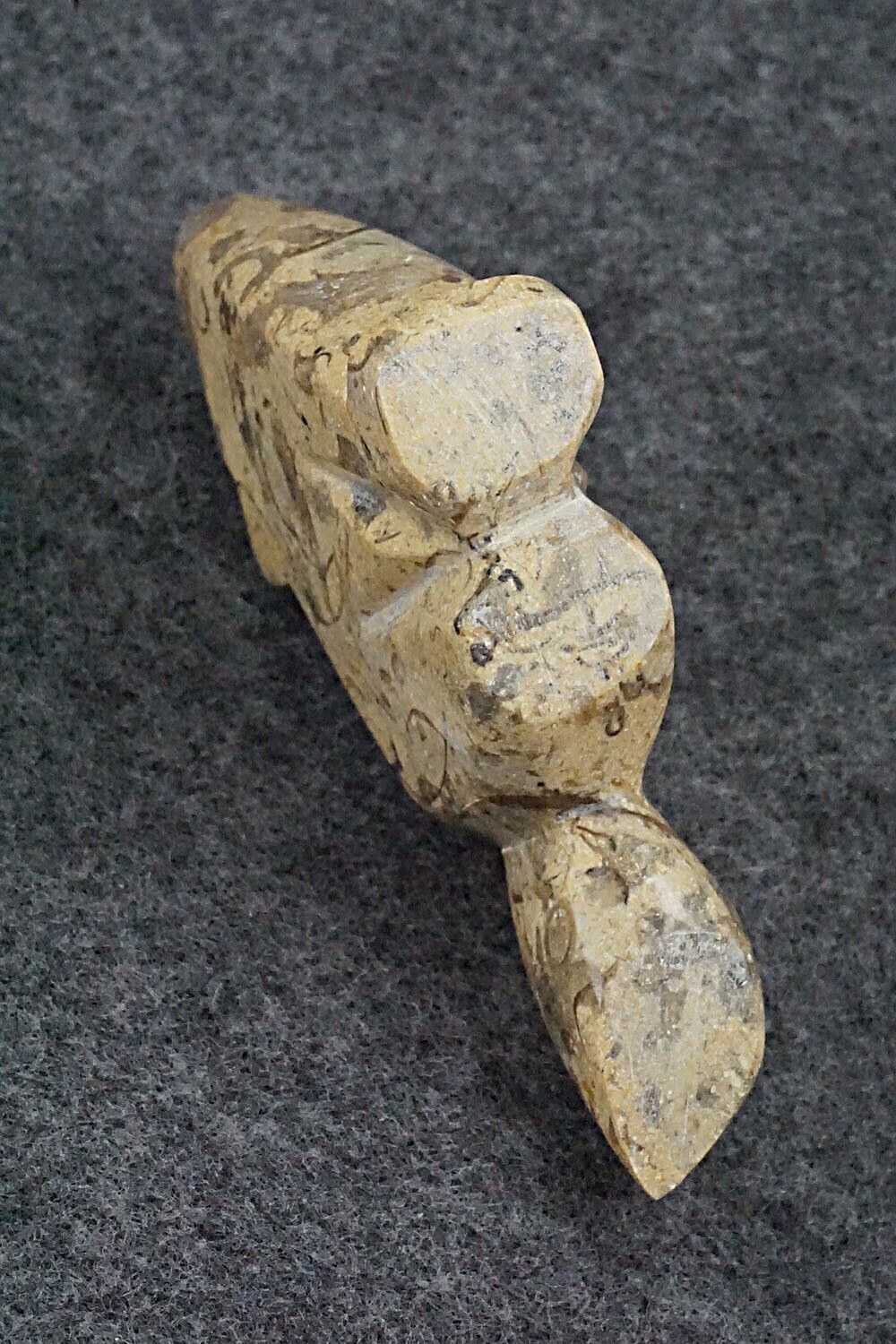Wolf Zuni Fetish Carving - Bernard Laiwakete