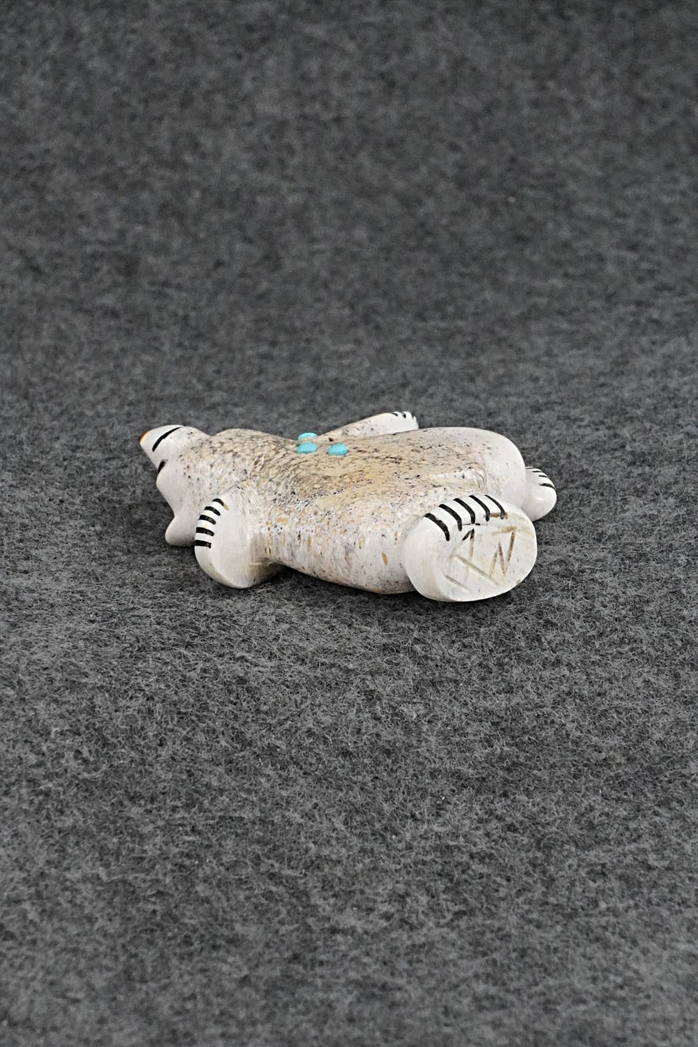 Bear Zuni Fetish Carving - Claudia Peina