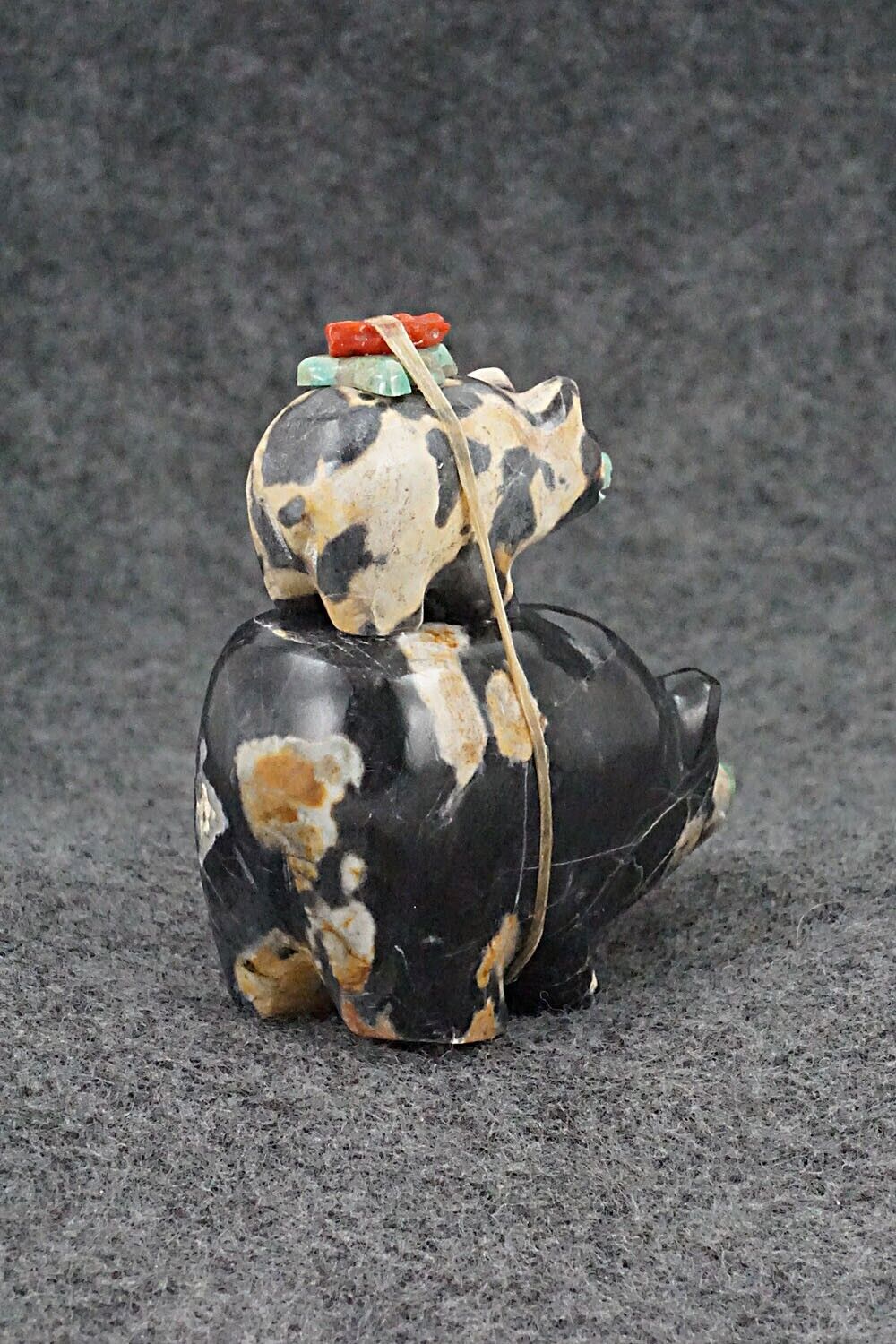 Bear with Cub Zuni Fetish Carving - Enrike Leekya