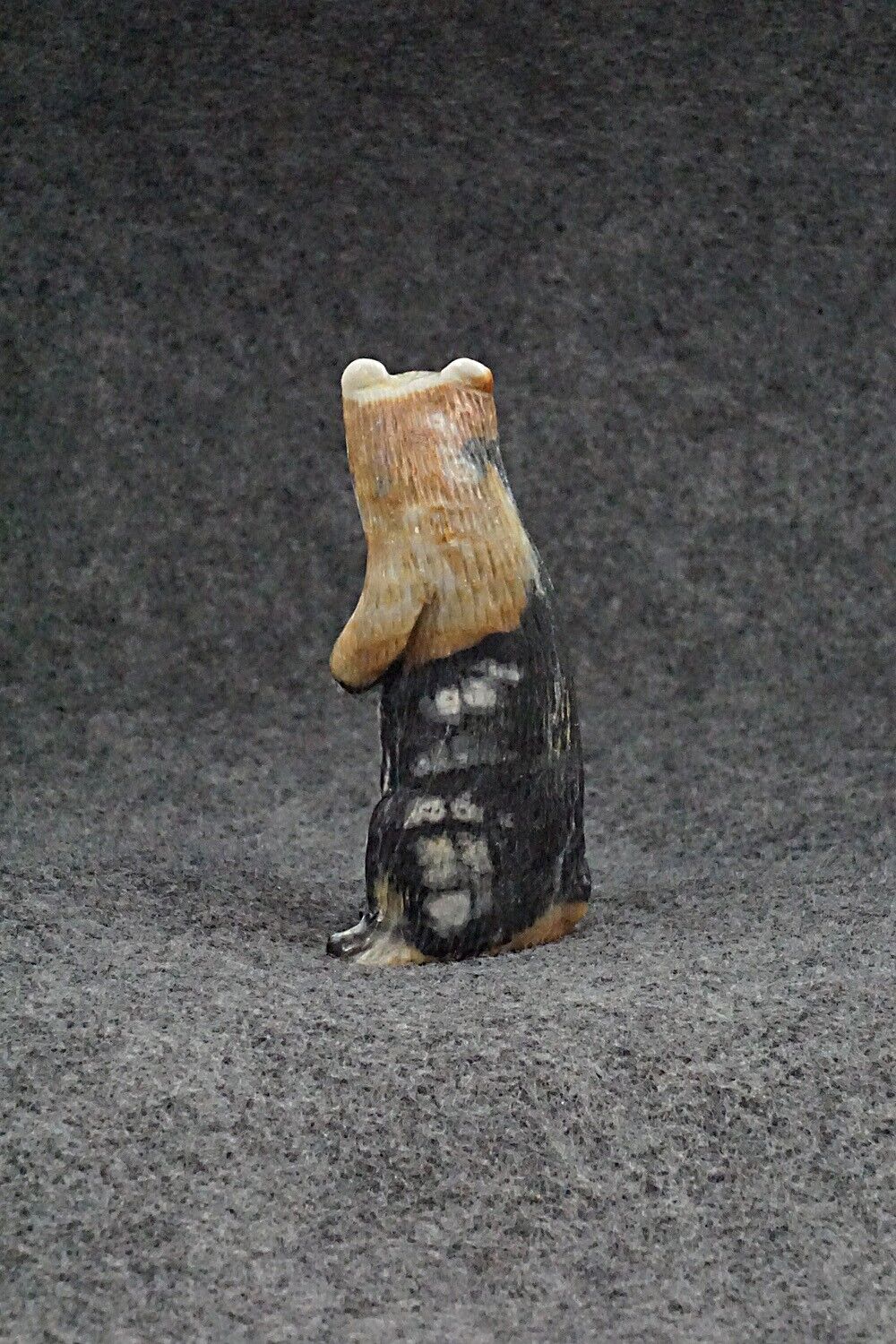 Bear Zuni Fetish Carving - Lance Cheama