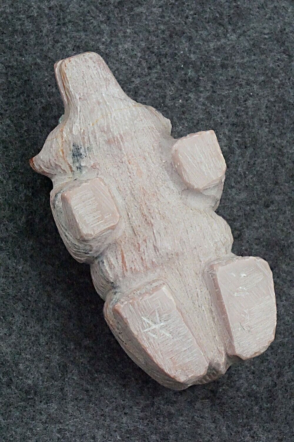 Badger Zuni Fetish Carving - Derrick Kaamasee