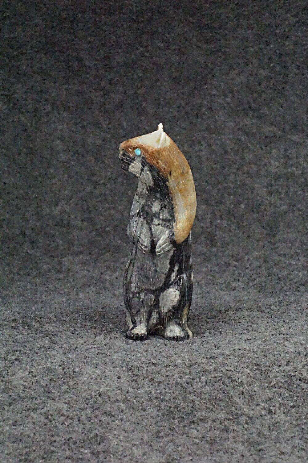 Bear Zuni Fetish Carving - Lance Cheama