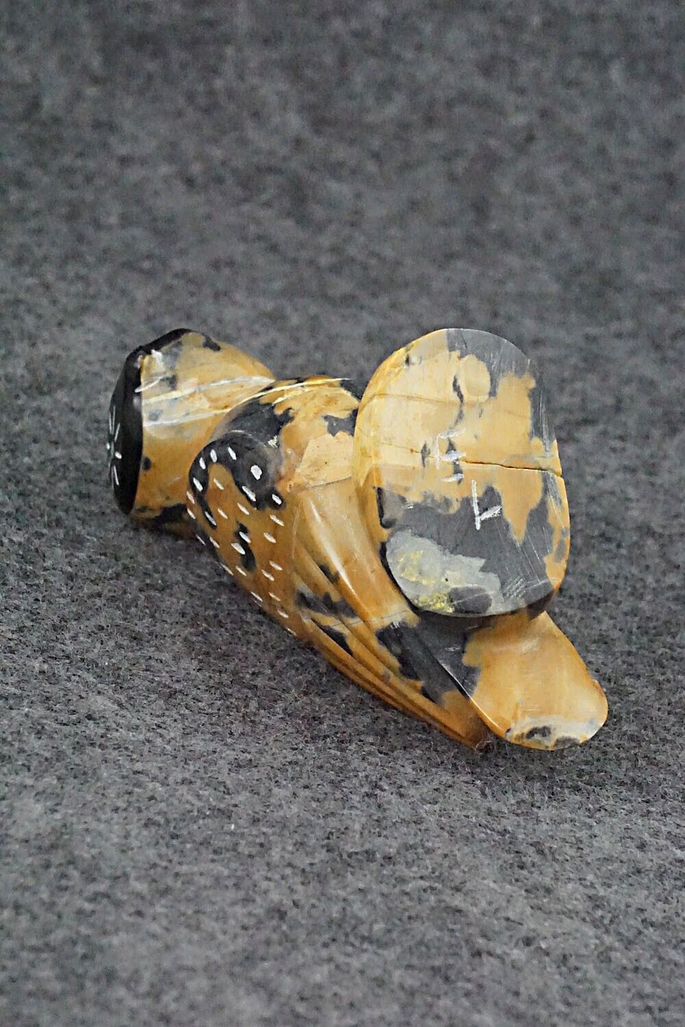 Owl Zuni Fetish Carving - Enrike Leekya