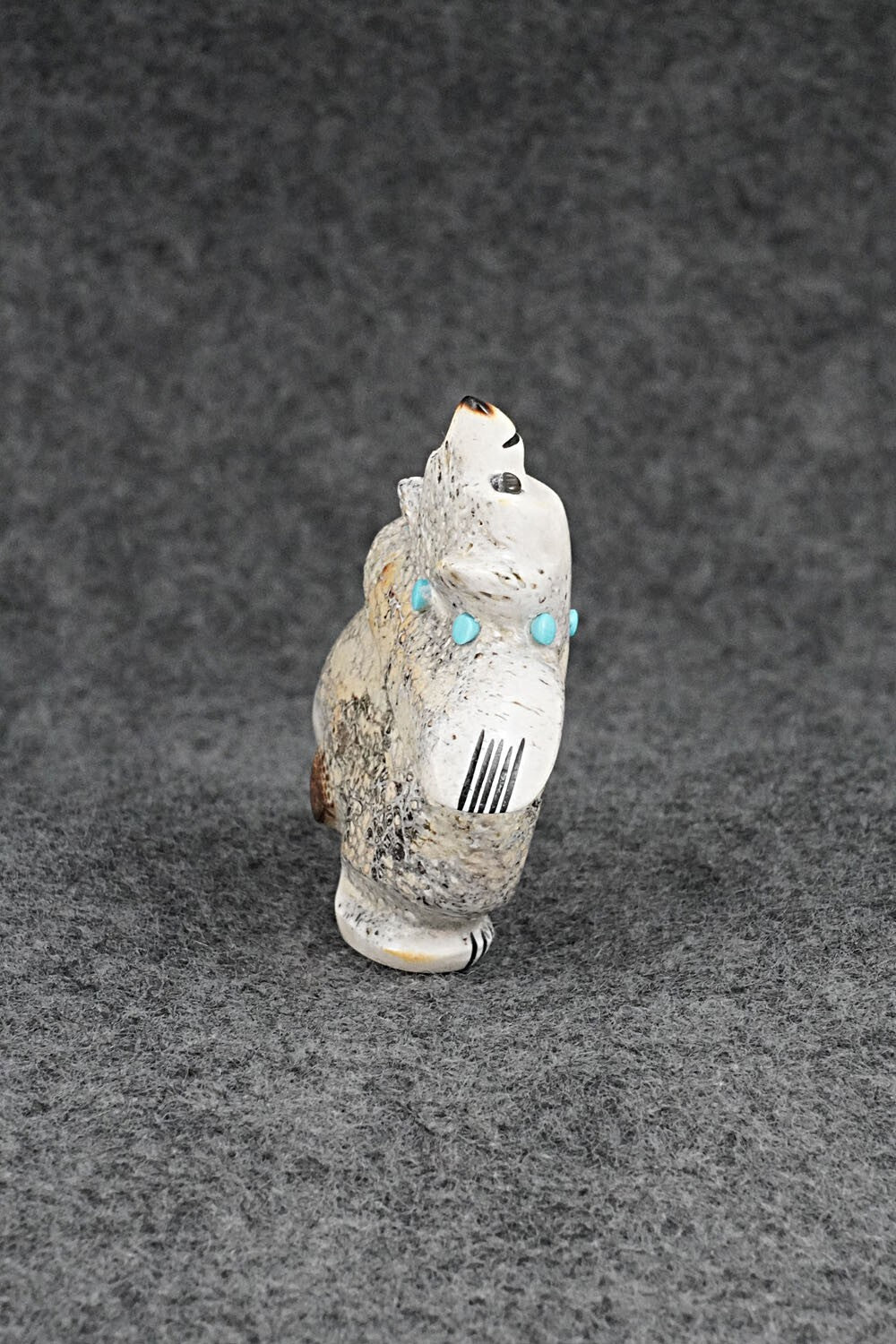 Bear Zuni Fetish Carving - Claudia Peina