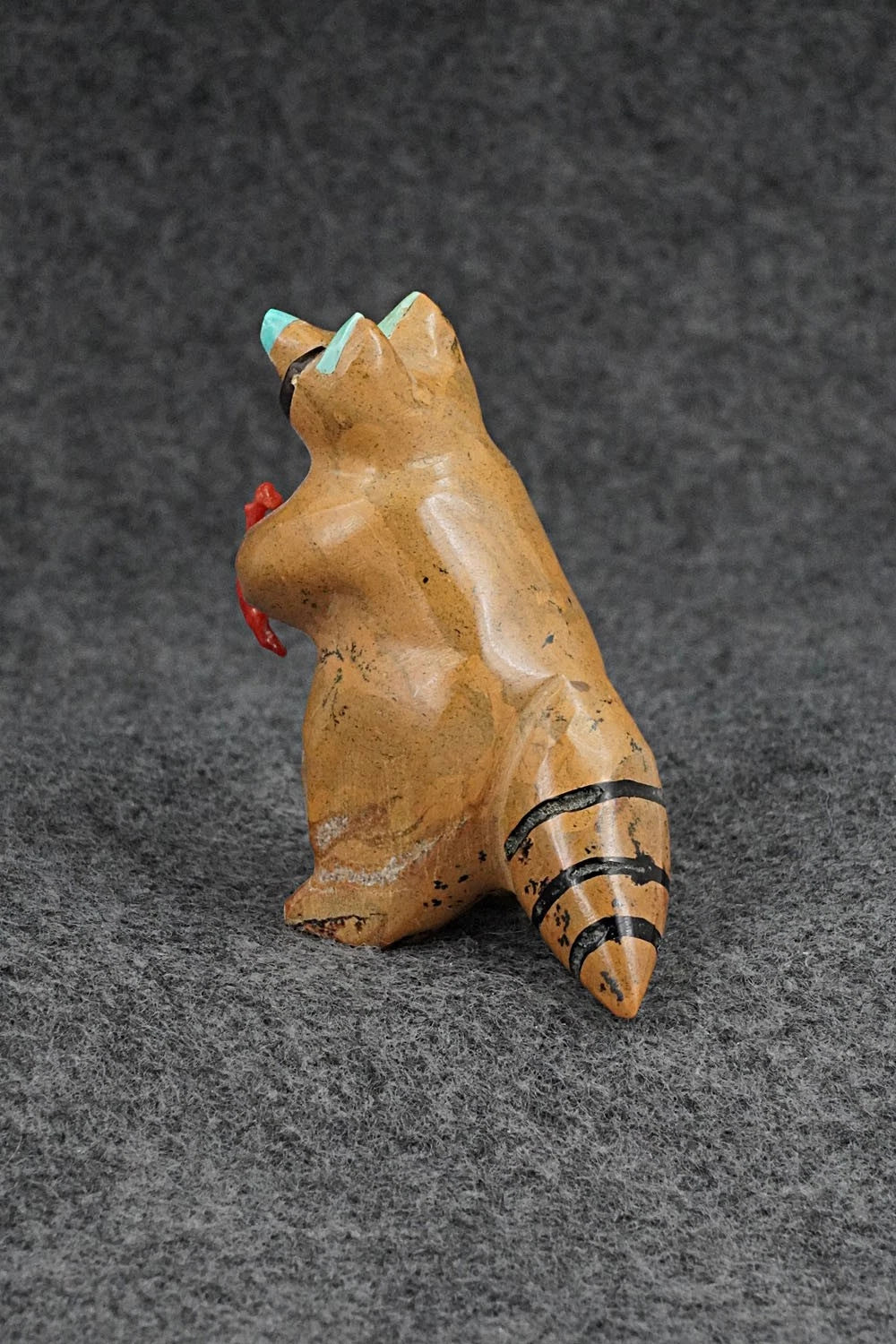 Raccoon Zuni Fetish Carving - Enrike Leekya