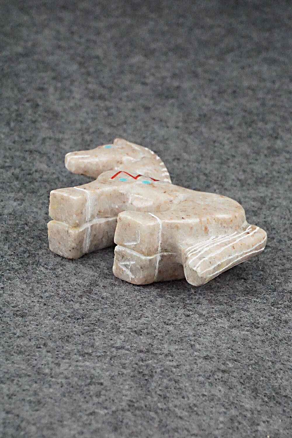 Horse Zuni Fetish Carving - Andres Lementino