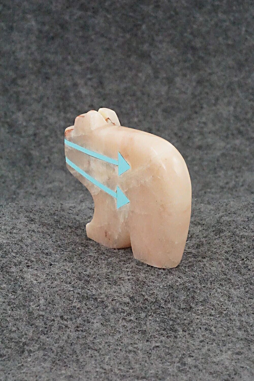 Bear Zuni Fetish Carving - Bernard Laiwakete