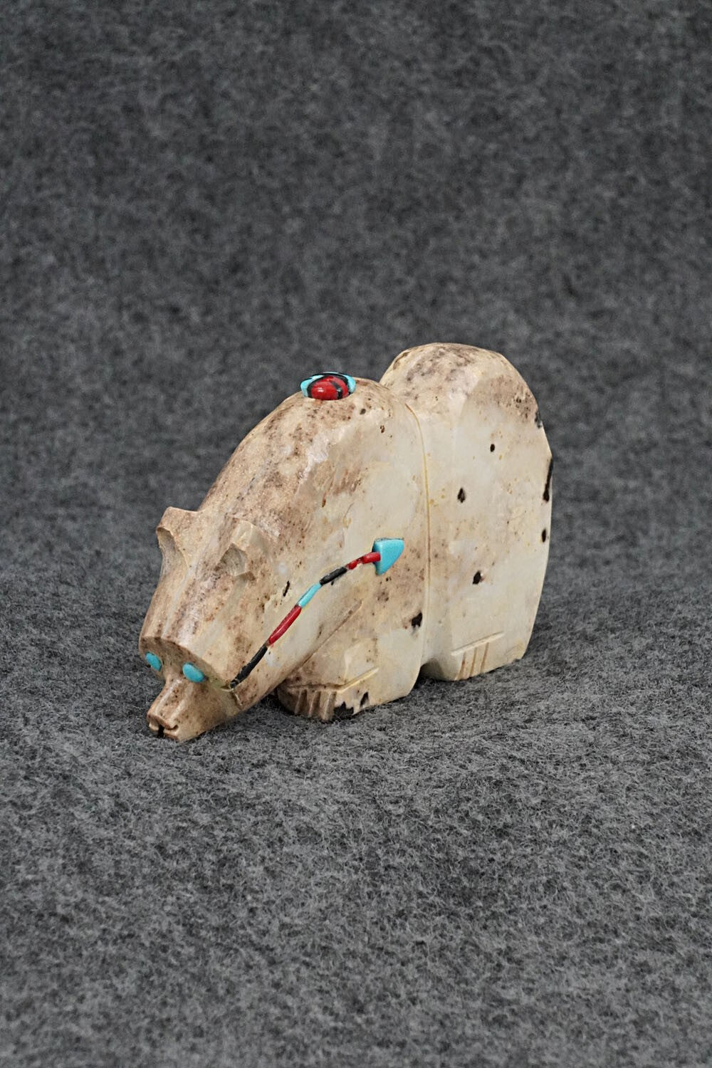 Bear Zuni Fetish Carving - Danette Laate