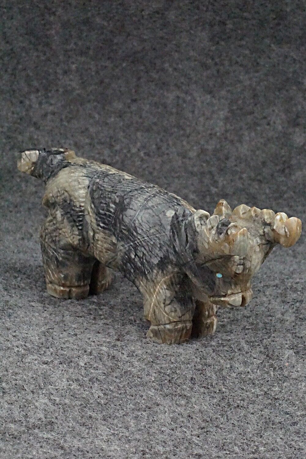 Deer Zuni Fetish Carving - Tony Mackel