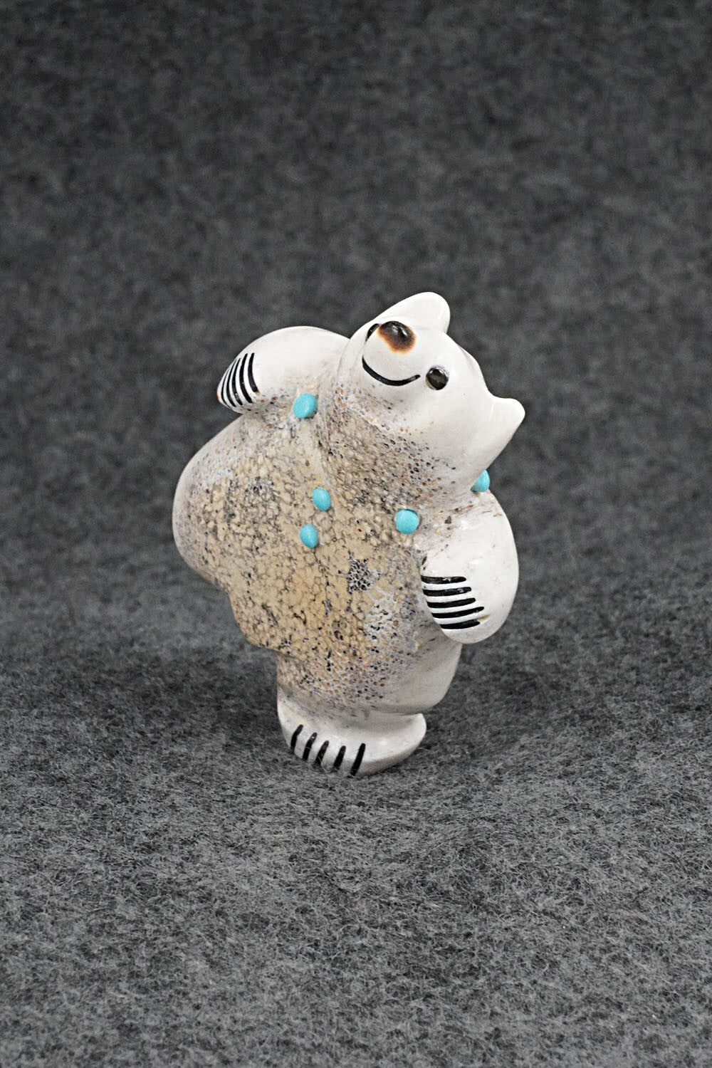 Bear Zuni Fetish Carving - Claudia Peina