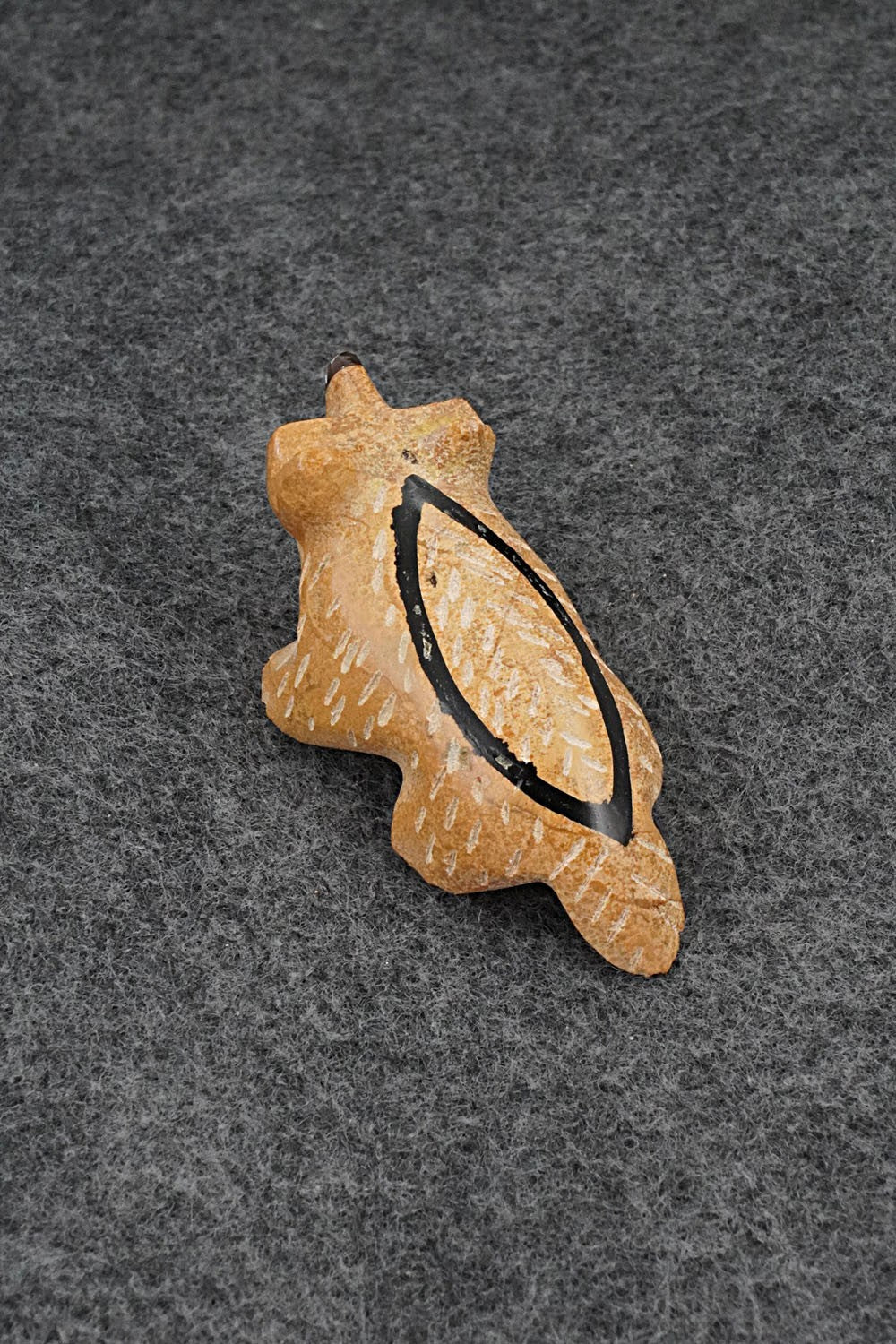 Badger Zuni Fetish Carving - Enrike Leekya
