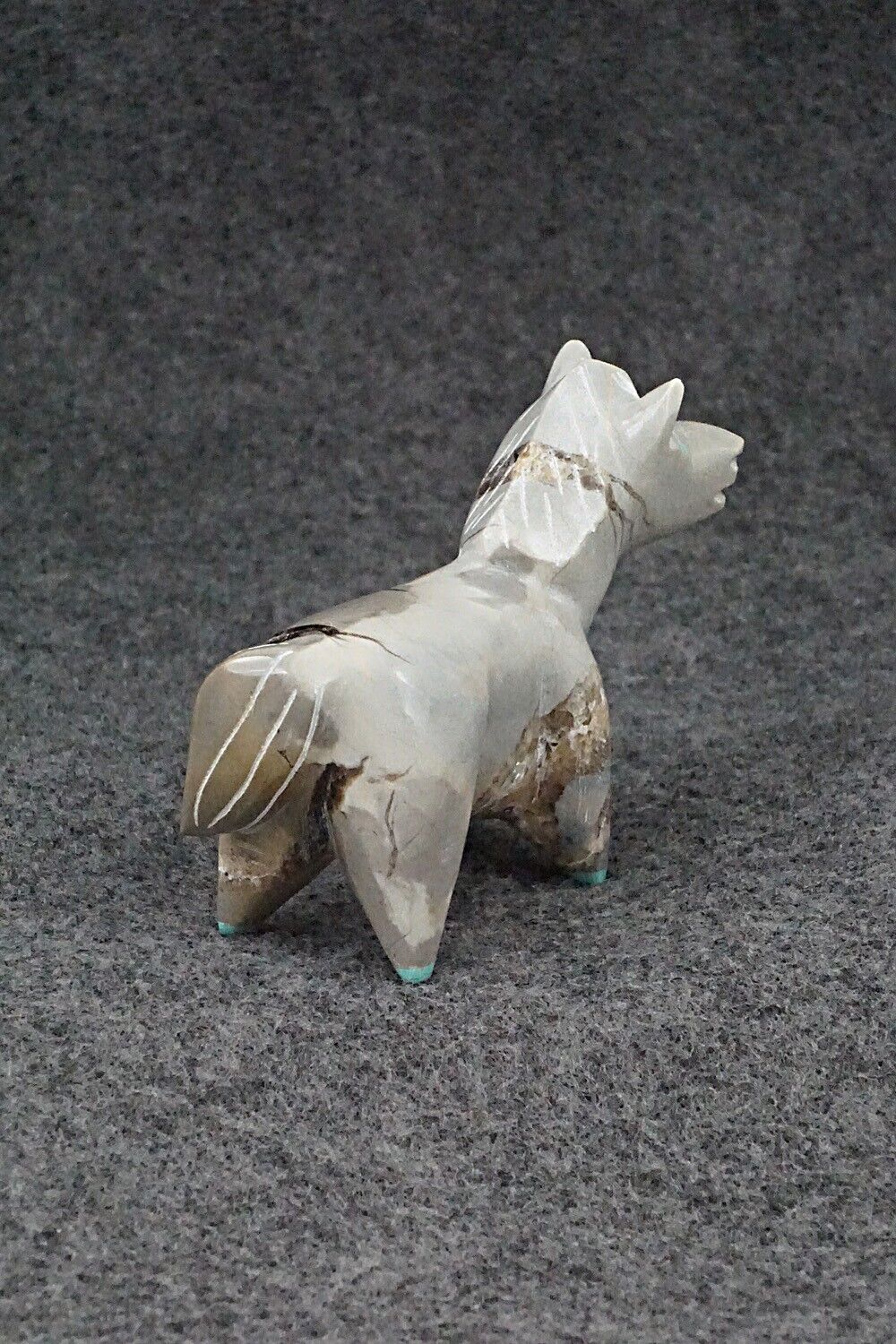 Horse Zuni Fetish Carving - Enrike Leekya