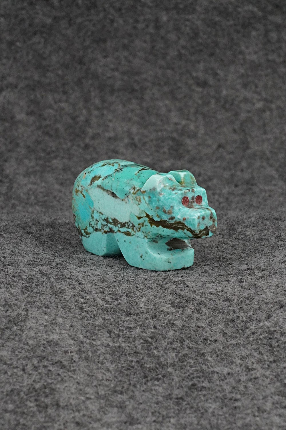 Bear Zuni Fetish Carving - Bernard Laiwakete