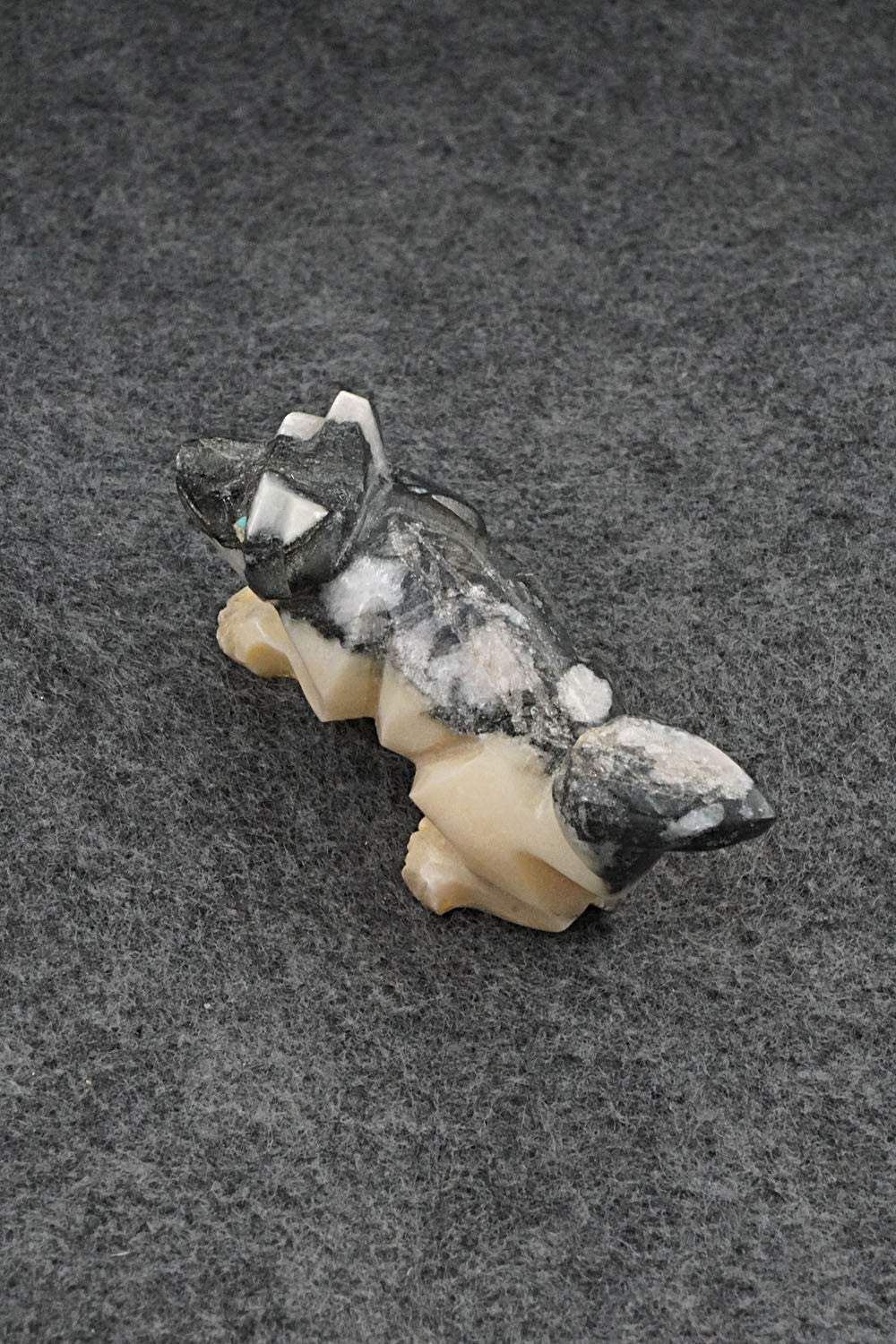 Badger Zuni Fetish Carving - Tony Mackel