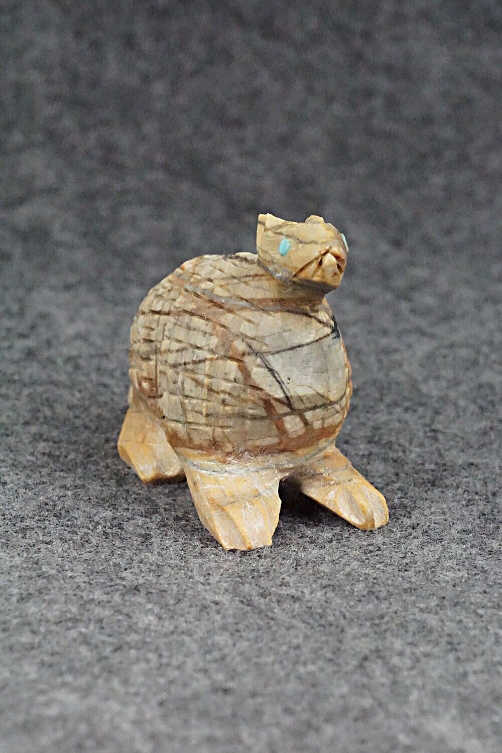 Armadillo Zuni Fetish Carving - Waylon Cheama