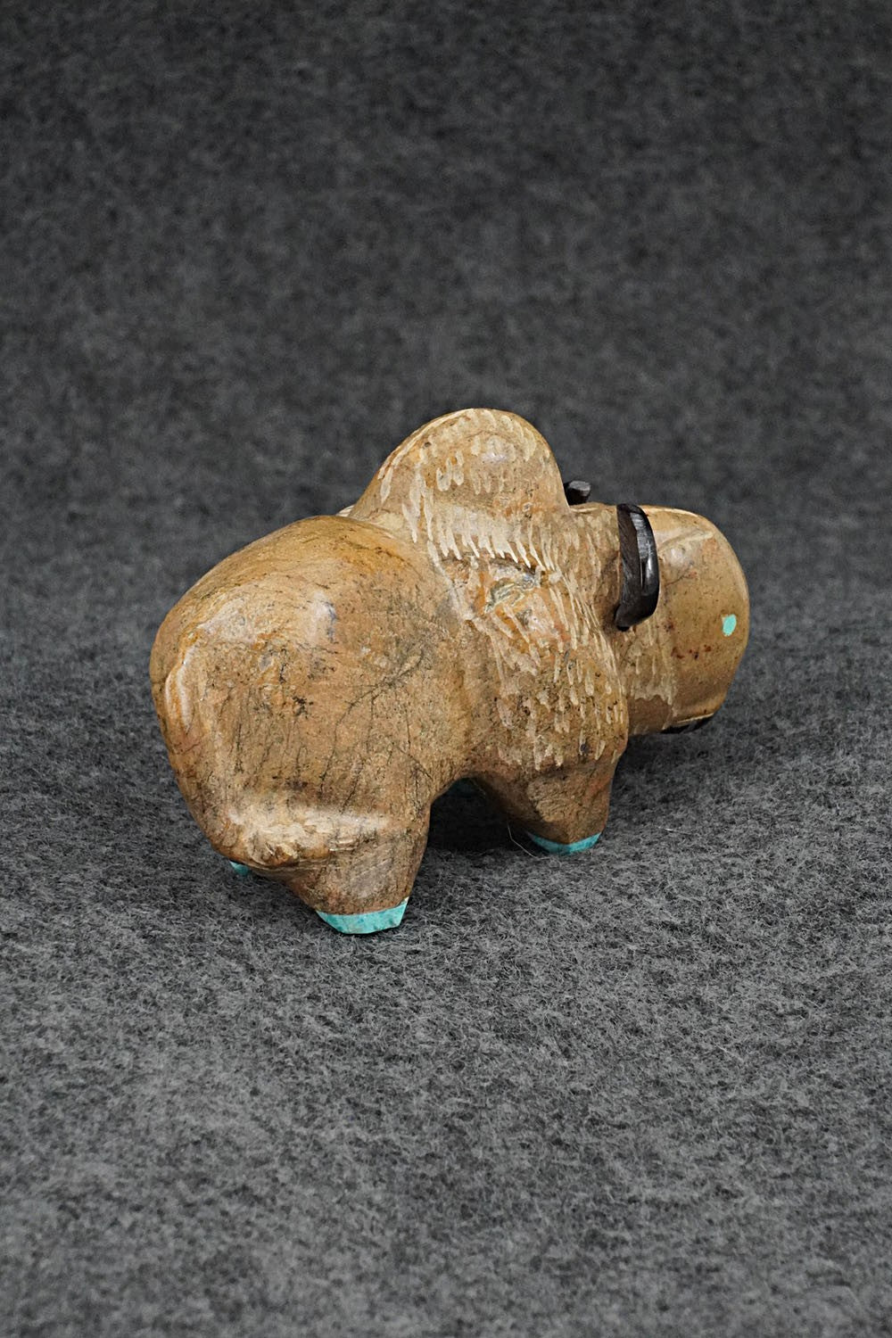 Buffalo Zuni Fetish Carving - Freddie Leekya