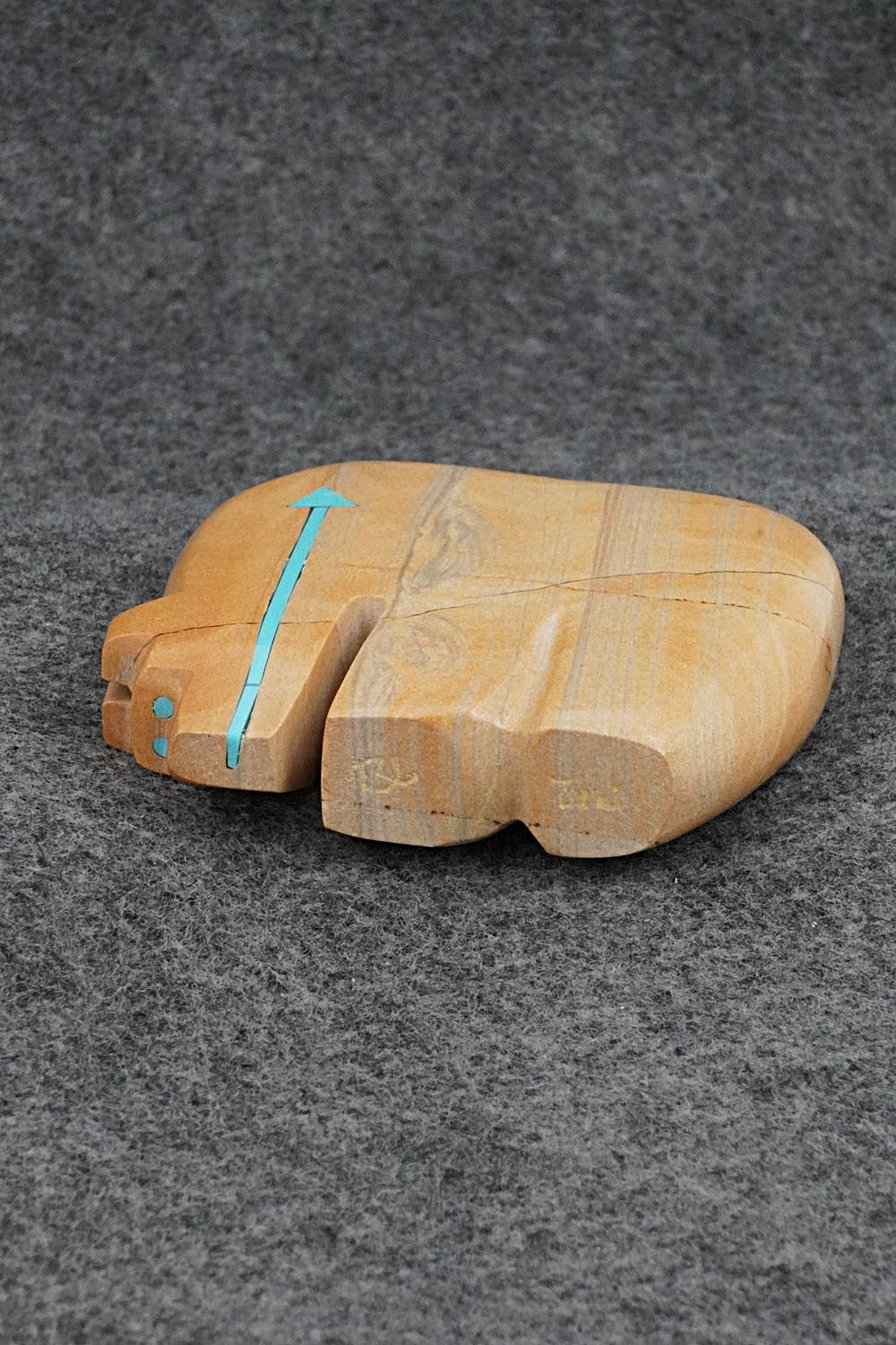 Bear Zuni Fetish Carving - Bernard Laiwakete