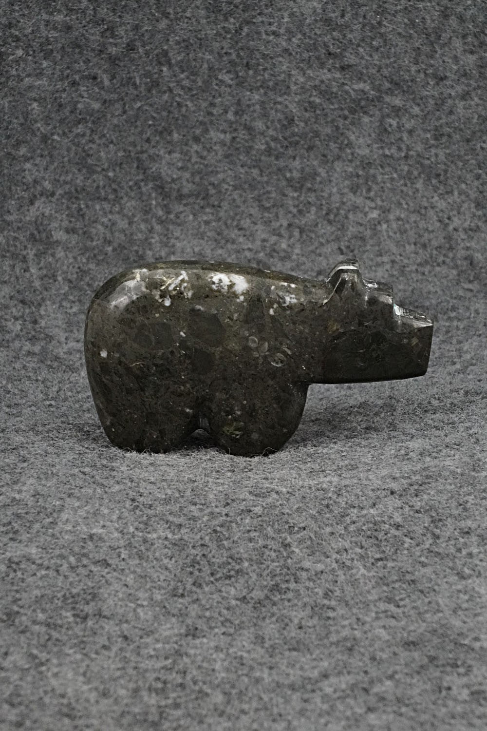 Bear Zuni Fetish Carving - Bernard Laiwakete
