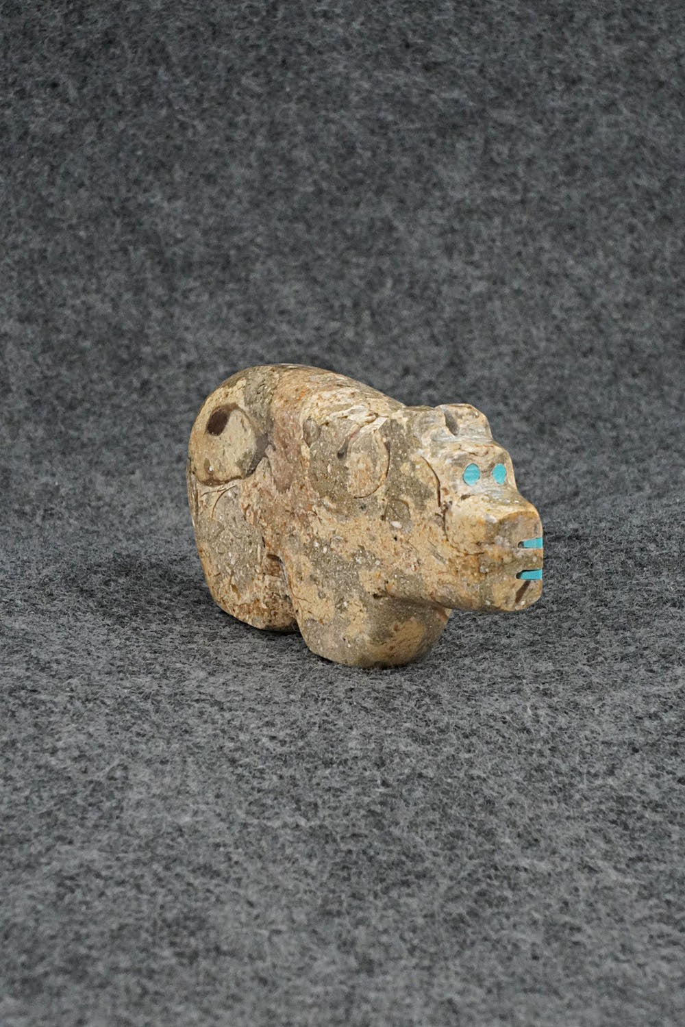 Bear Zuni Fetish Carving - Bernard Laiwakete